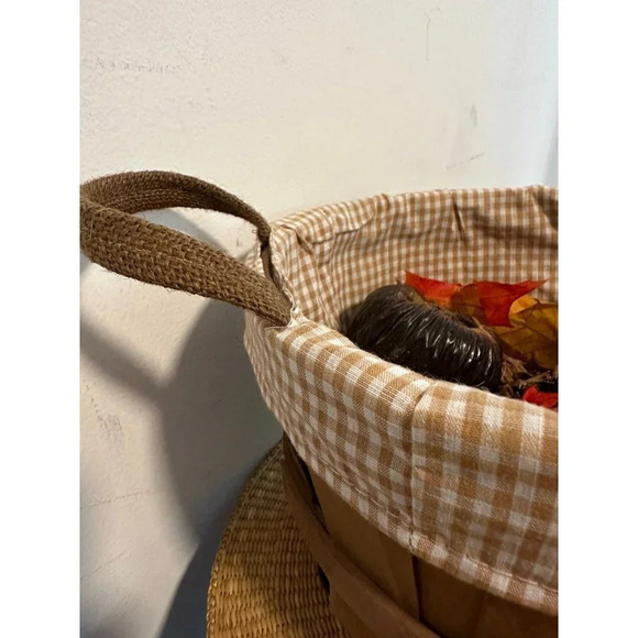 Autumn Basket with fake Potpourri - Picture 4 of 7